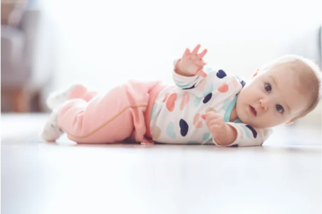 can-a-baby-sleep-on-the-floor-baby-snooze-geek